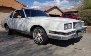 Pontiac-grand-prix-1986-white