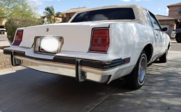 Pontiac-grand-prix-1986-white-4