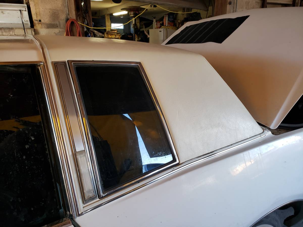 Pontiac-grand-prix-1986-white-5
