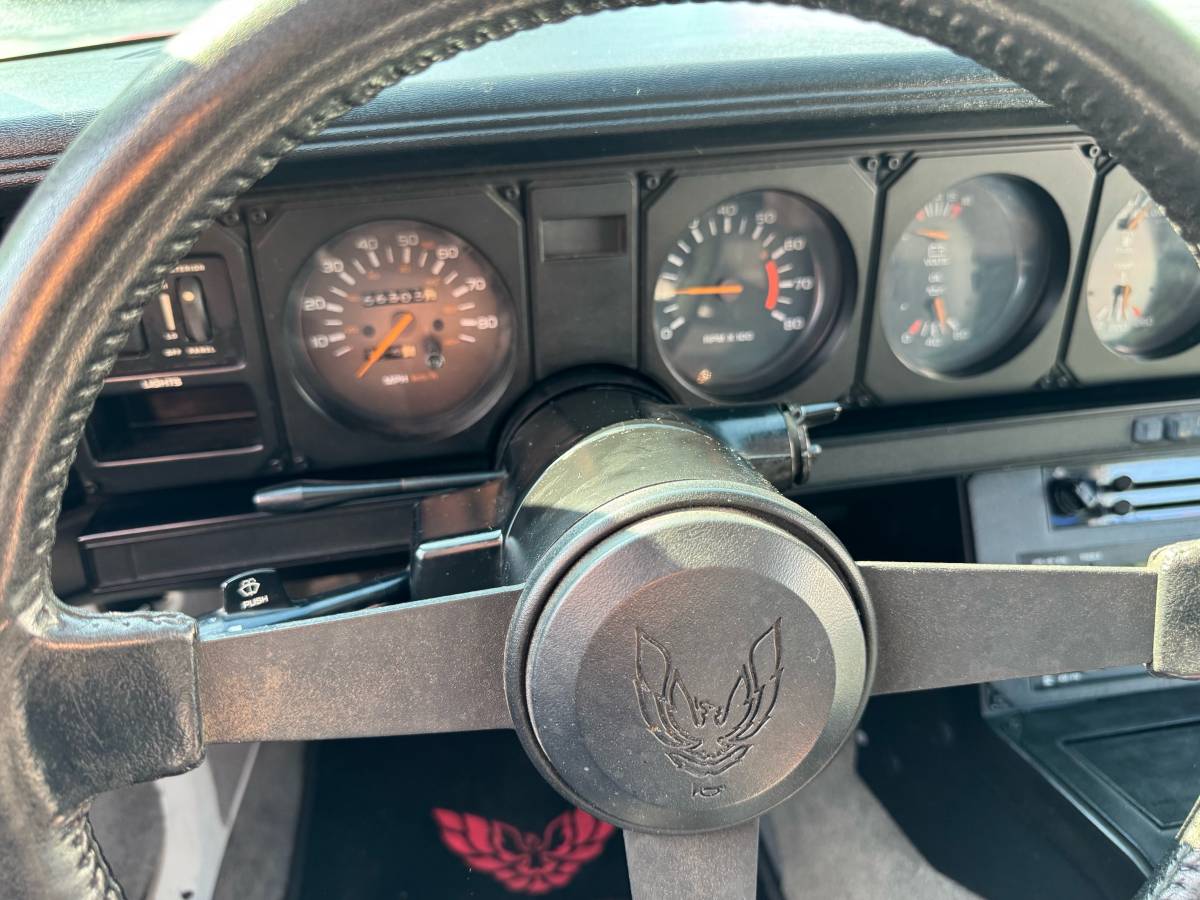 Pontiac-trans-am-1984-red-7