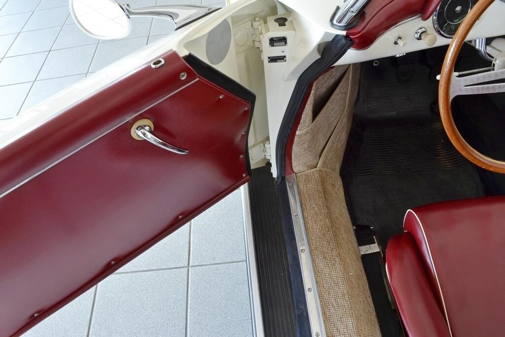 Porsche-356-1958-Convertible-28