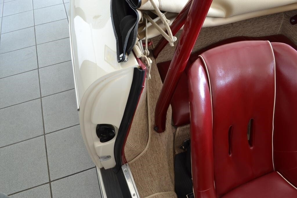 Porsche-356-1958-Convertible-32