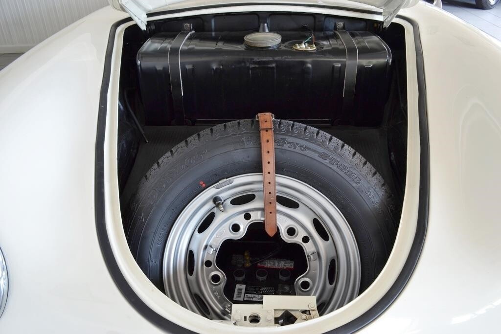 Porsche-356-1958-Convertible-35