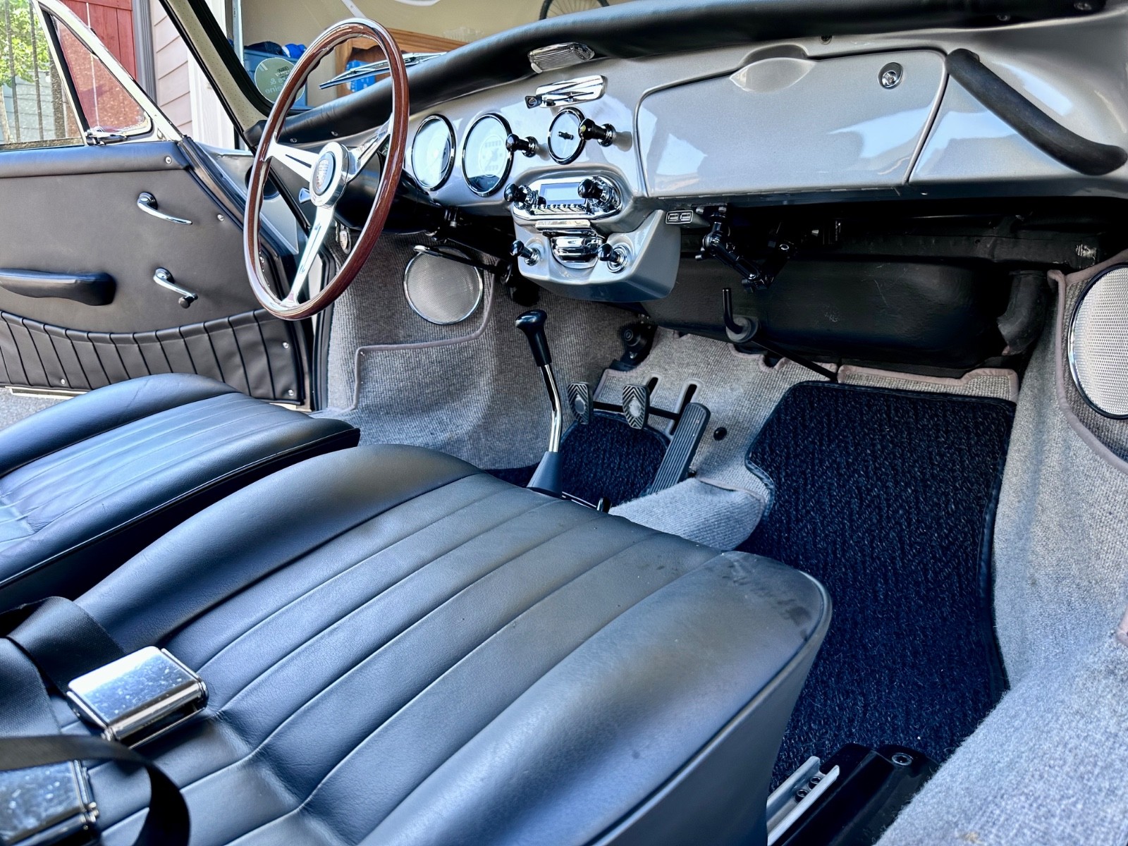 Porsche-356-1964-Coupe-10