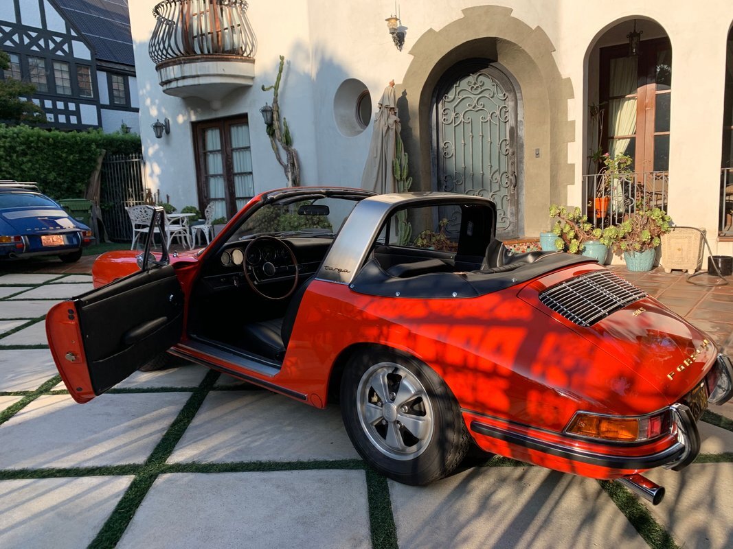 Porsche-911-1967-18