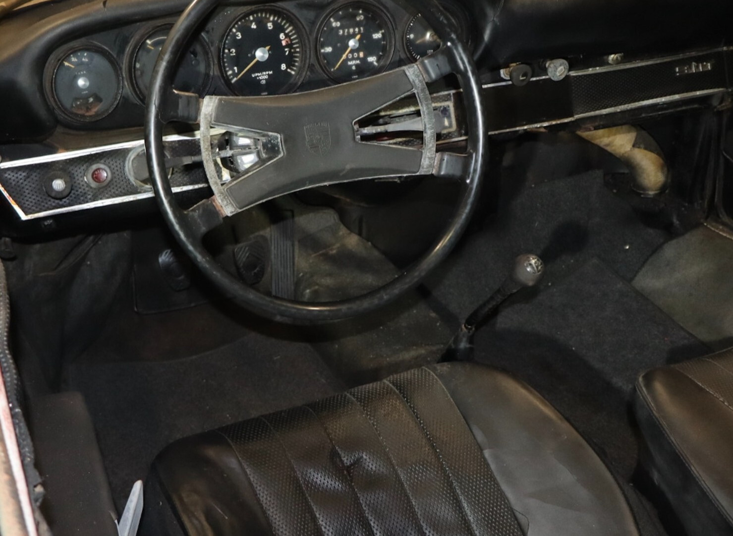 Porsche-911-1970-Coupe-22