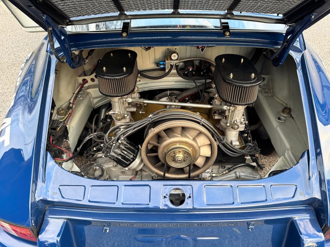 Porsche-911-1971-12