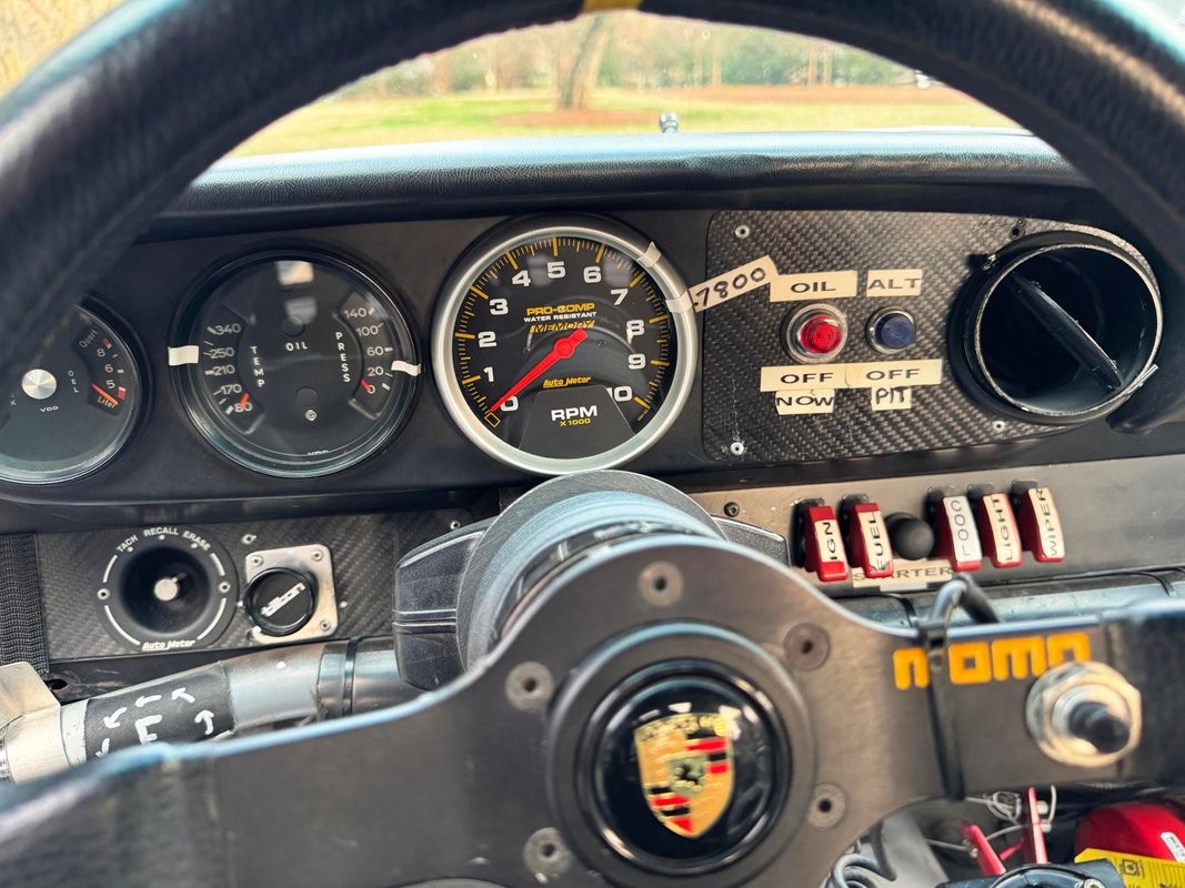 Porsche-911-1971-21
