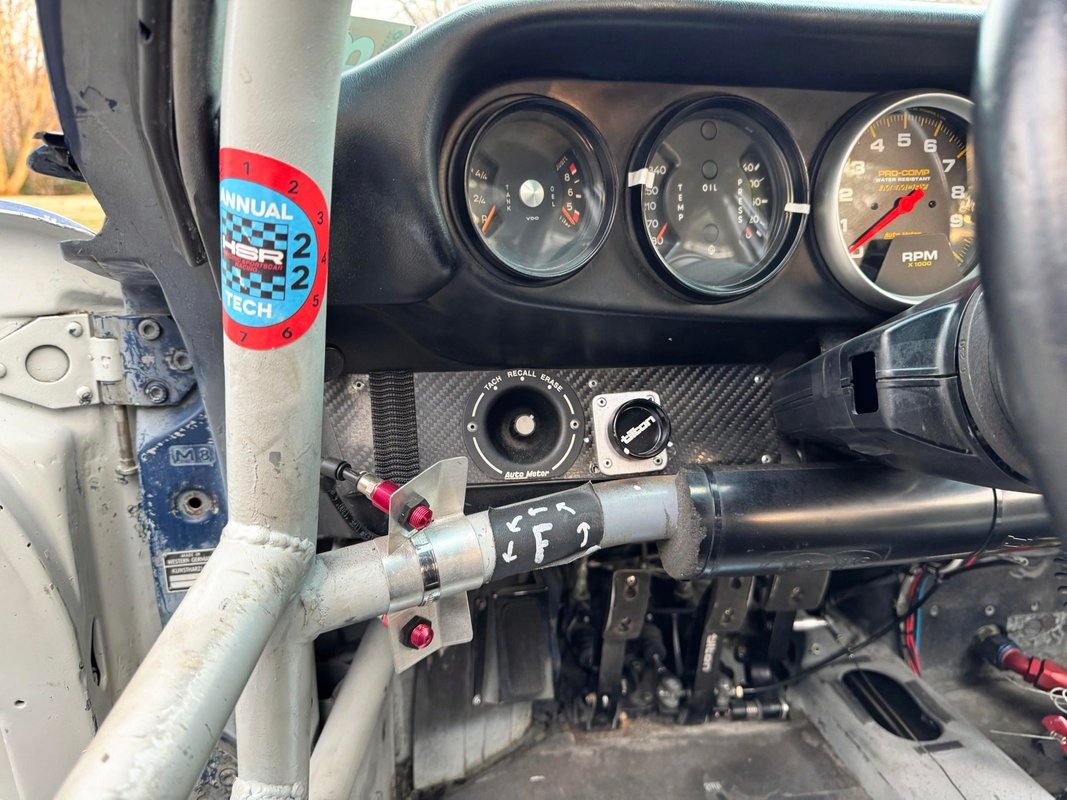 Porsche-911-1971-25