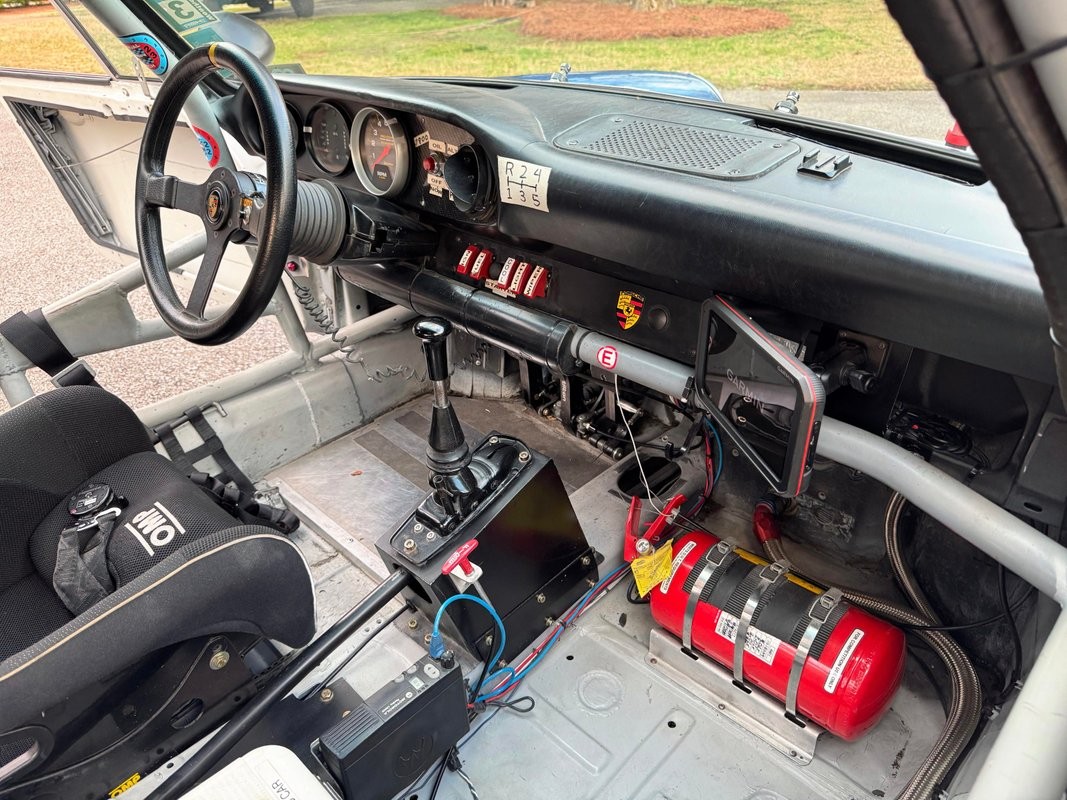 Porsche-911-1971-28