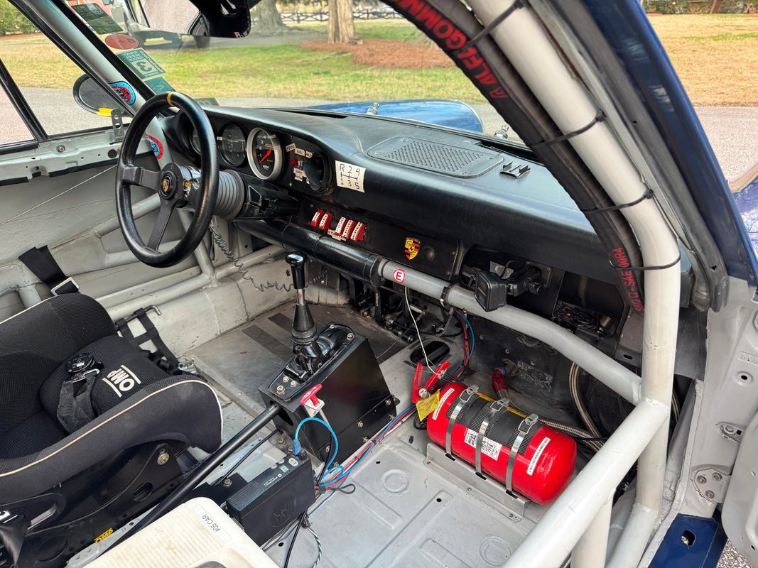 Porsche-911-1971-32