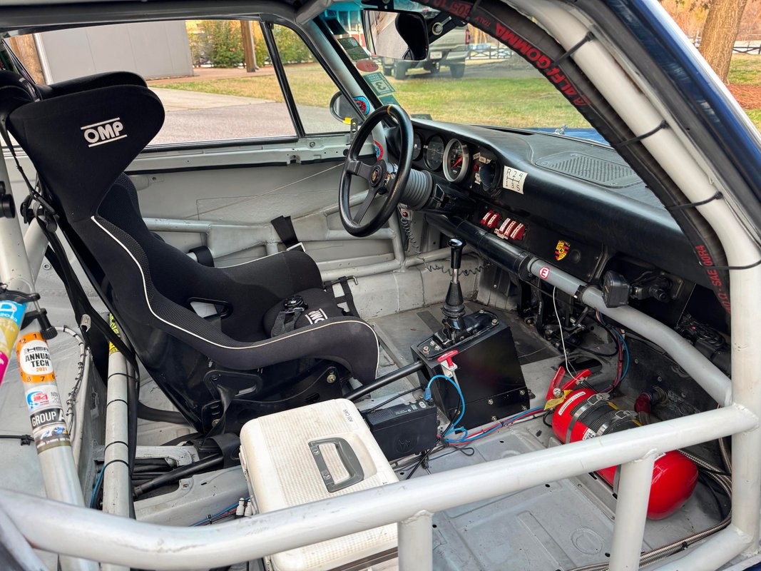 Porsche-911-1971-35