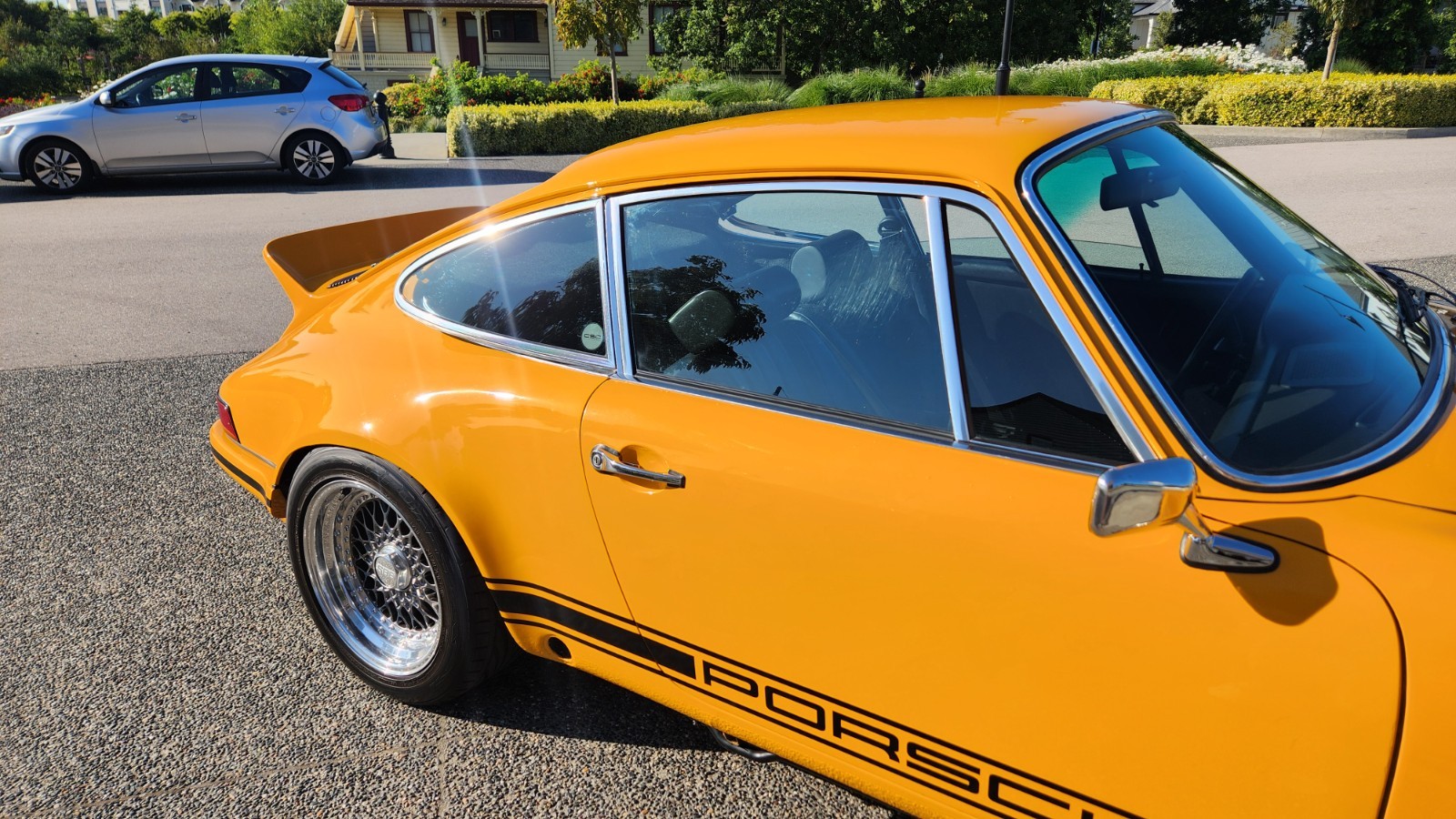 Porsche-911-1973-Coupe-18