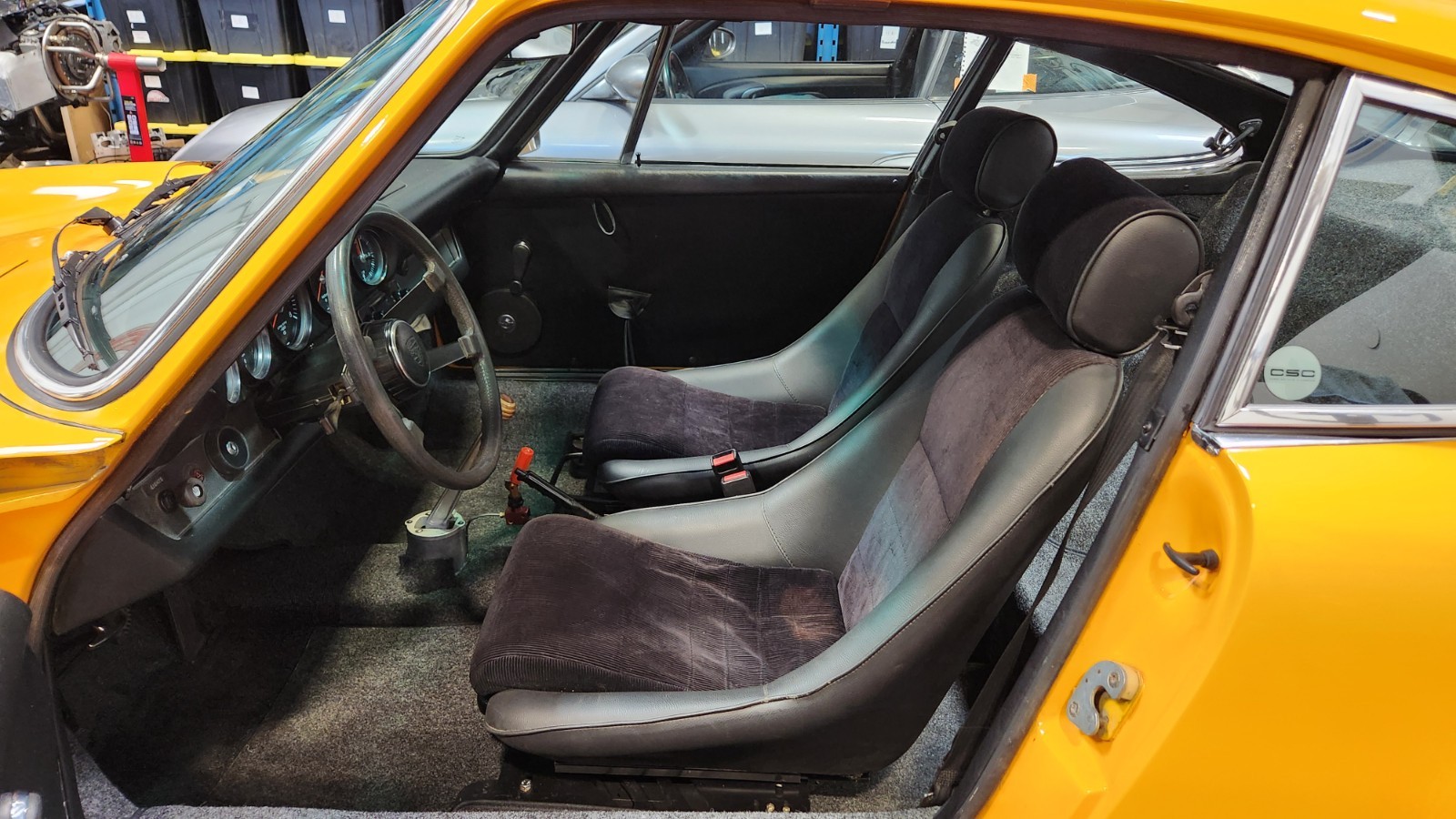 Porsche-911-1973-Coupe-9