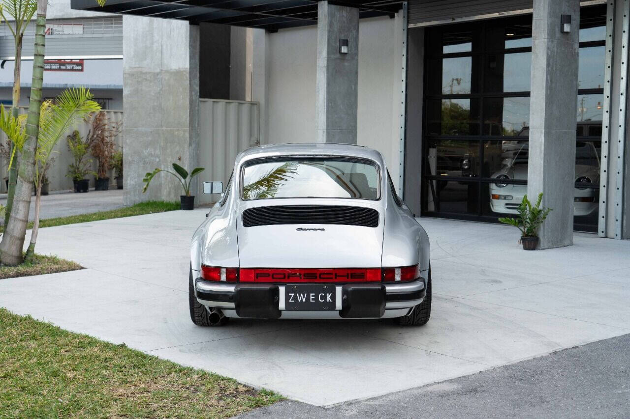 Porsche-911-1975-Coupe-5