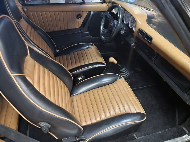 Porsche-911-1977-Black-Tan-6