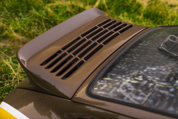 Porsche-911-1981-Brown-Black-2