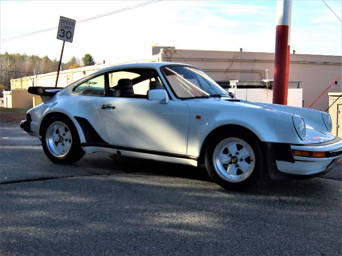Porsche-911-1981-White-7