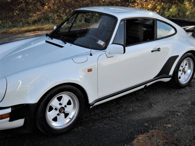 Porsche-911-1981-White-8
