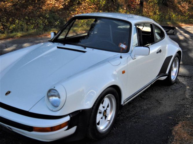 Porsche-911-1981-White-9