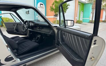 Porsche-911-1982-Coupe-18