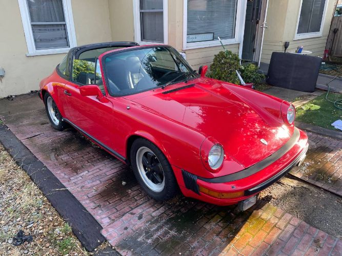 Porsche-911-1982-Red-12