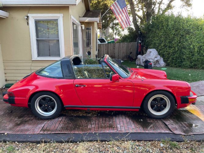 Porsche-911-1982-Red-13