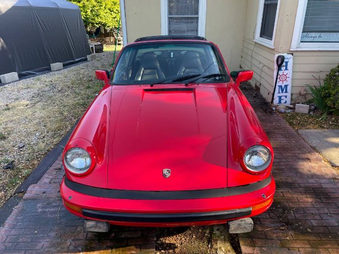 Porsche-911-1982-Red
