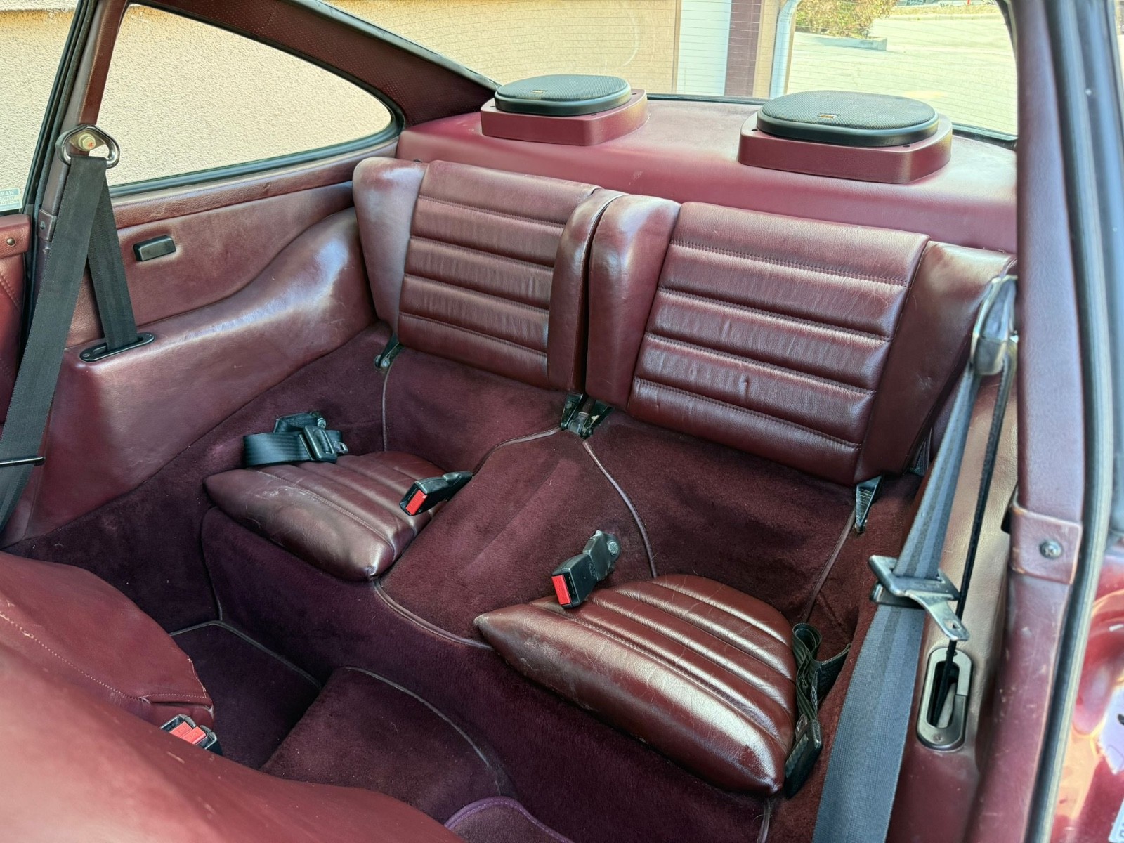Porsche-911-1983-12