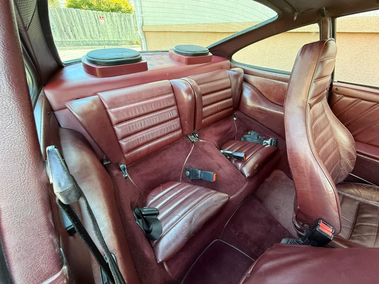 Porsche-911-1983-13