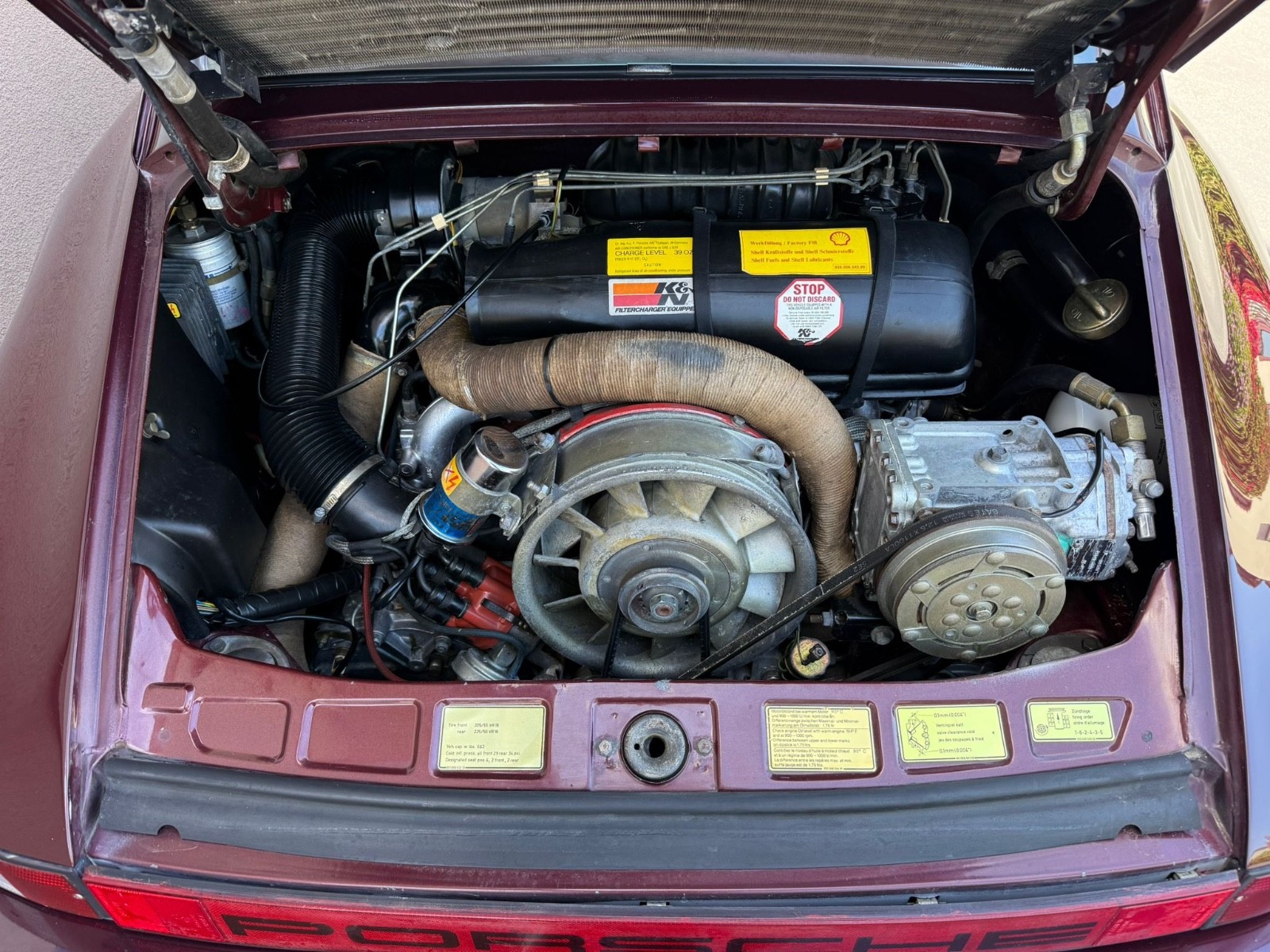 Porsche-911-1983-17