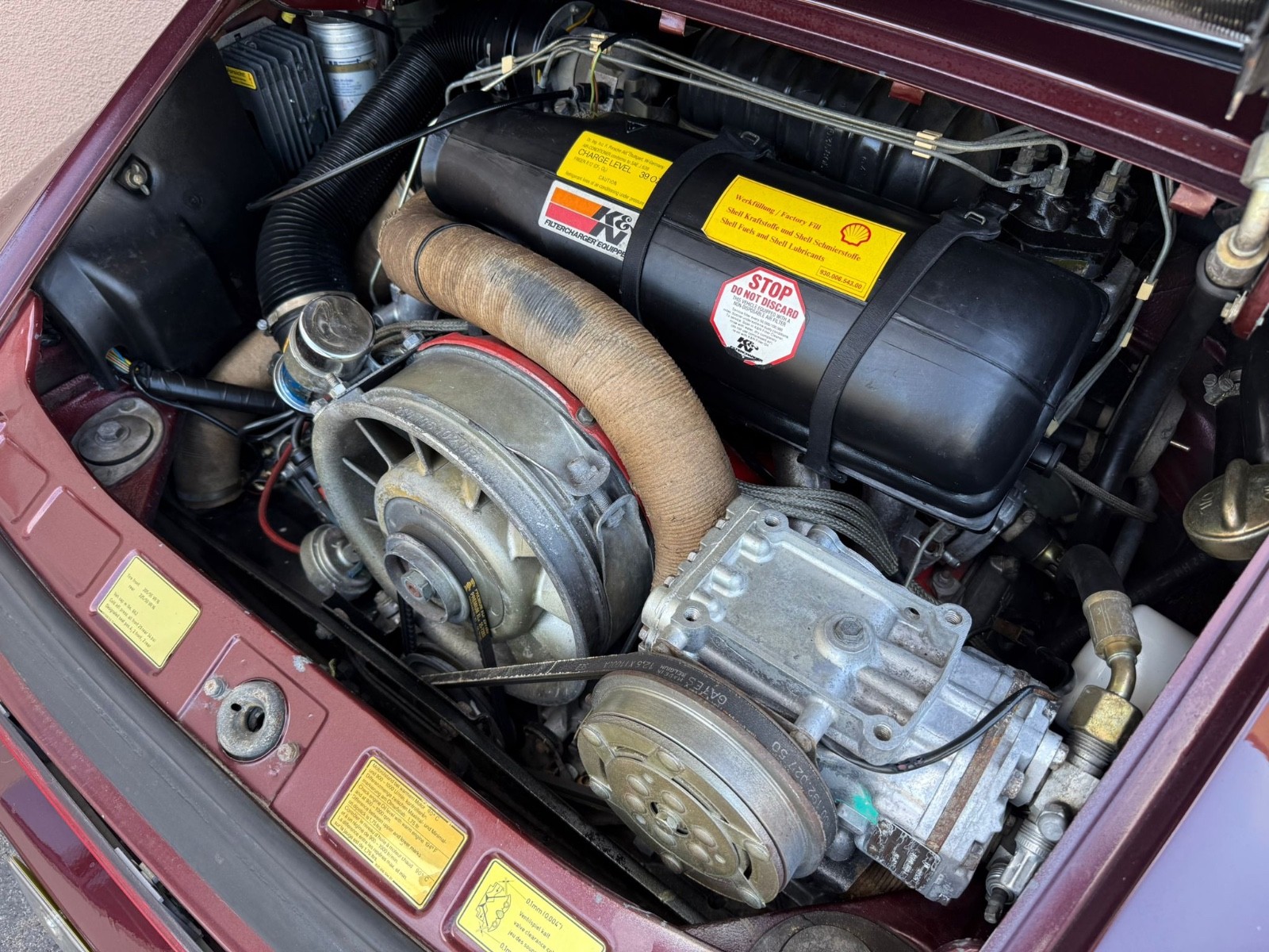 Porsche-911-1983-18