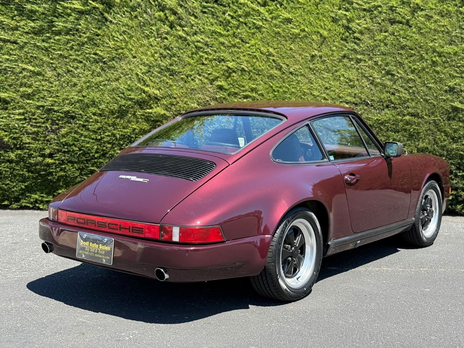 Porsche-911-1983-2