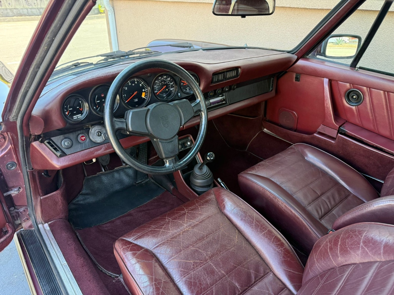 Porsche-911-1983-8