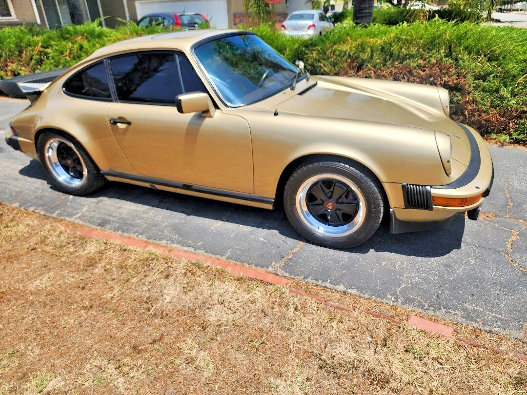 Porsche-911-1983-Coupe-1