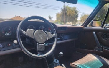 Porsche-911-1983-Coupe-11
