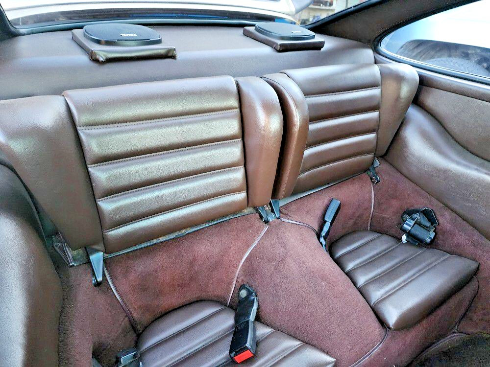Porsche-911-1983-Coupe-13