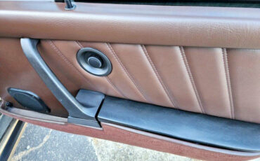Porsche-911-1983-Coupe-14