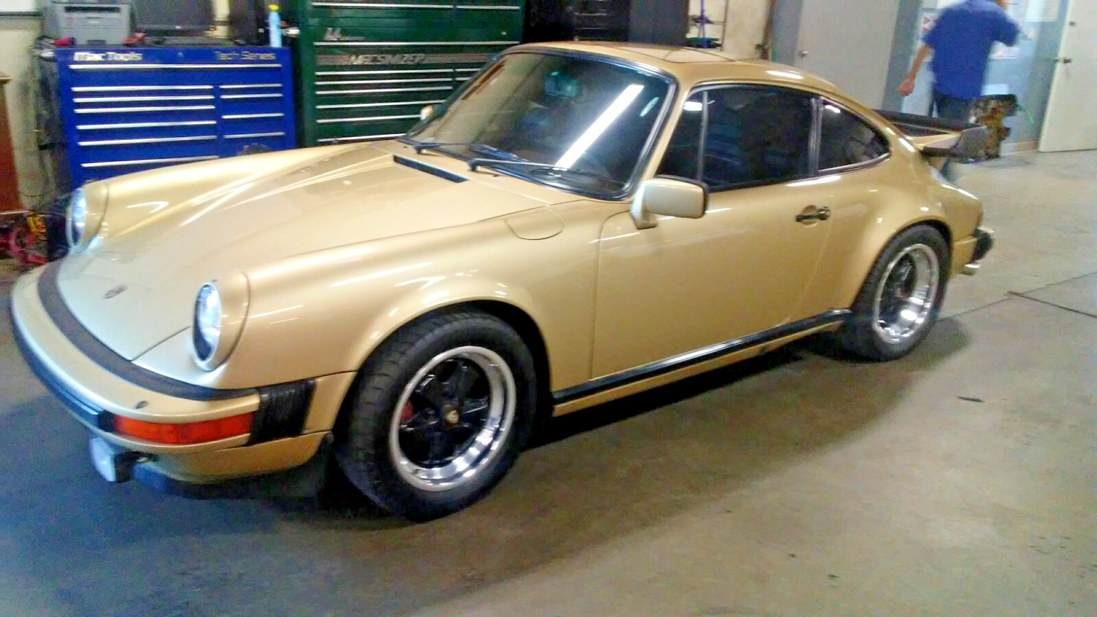 Porsche-911-1983-Coupe-5