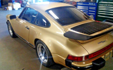 Porsche-911-1983-Coupe-8