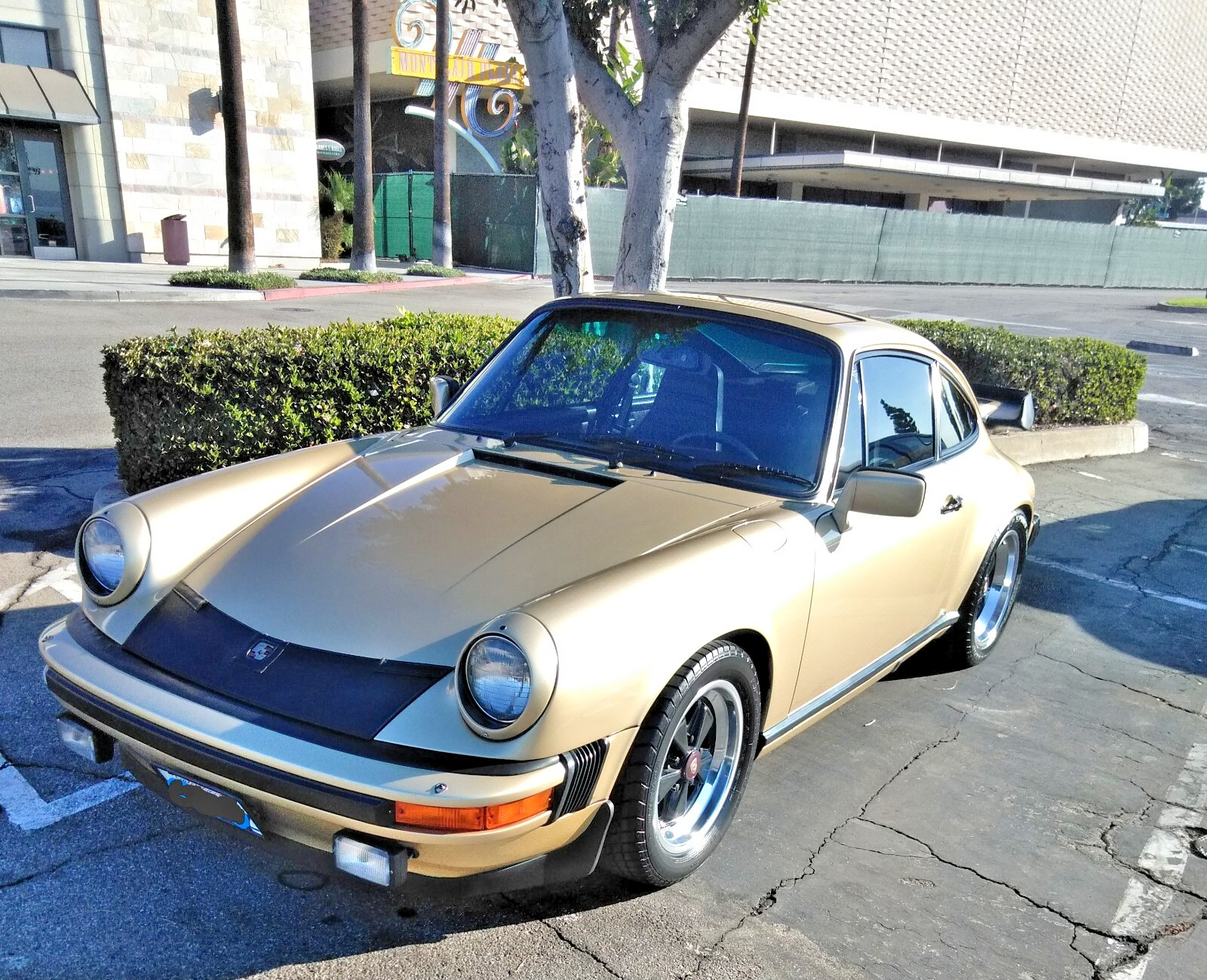 Porsche-911-1983-Coupe-9