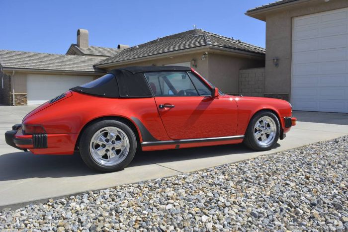 Porsche-911-1983-Red-10