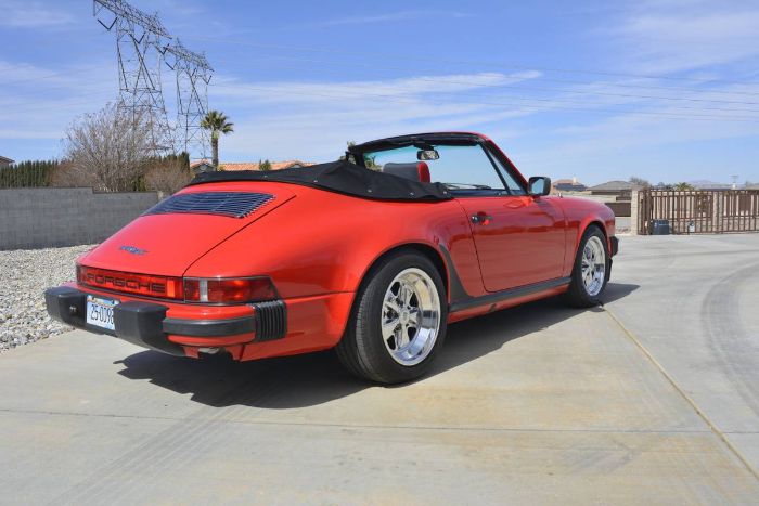 Porsche-911-1983-Red-11