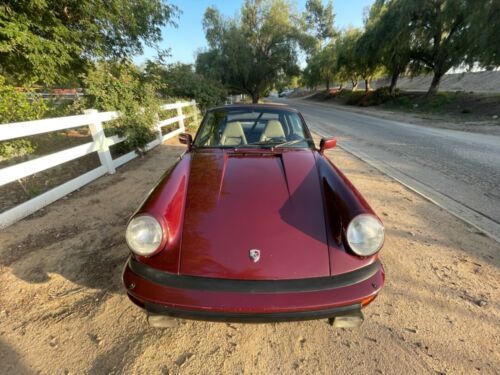 Porsche-911-1983-Ruby-Red-Metallic-Sand-Beige-Leather-6