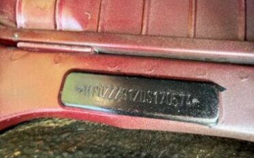 Porsche-911-1983-Ruby-Red-Metallic-Sand-Beige-Leather-9