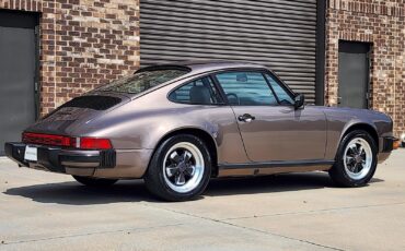 Porsche-911-1984-Coupe-12