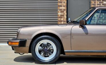 Porsche-911-1984-Coupe-19