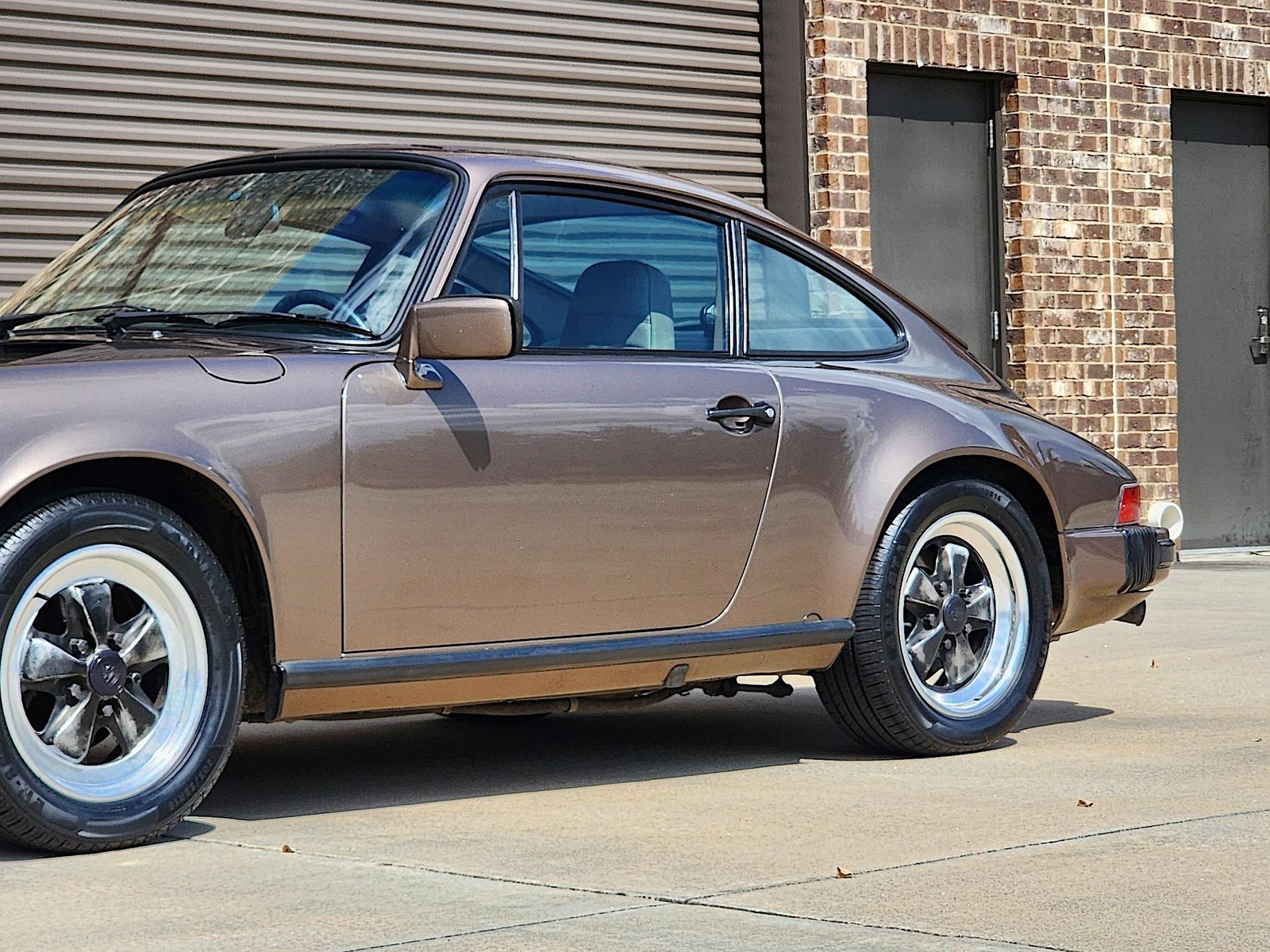 Porsche-911-1984-Coupe-20