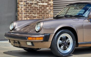 Porsche-911-1984-Coupe-21