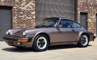 Porsche-911-1984-Coupe-22